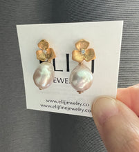 Load image into Gallery viewer, Large Ivory-Pink Edison Pearls, Gold Flower Studs