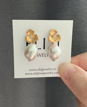 Load image into Gallery viewer, Large Ivory-Pink Edison Pearls, Gold Flower Studs